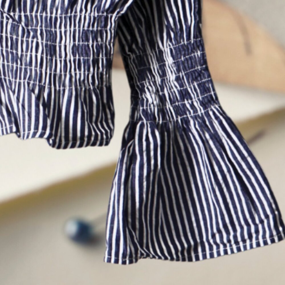 Striped Puff-sleeve Blouse - Picture 4 of 5